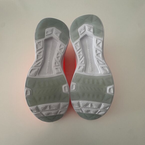 APL Women's TechLoom Breeze Sneakers in Laser Red NWB, Size 9 - Picture 9 of 17